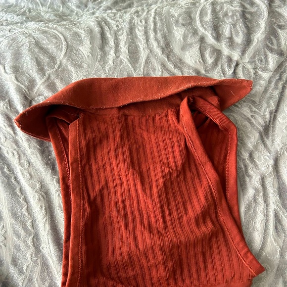 Urban Outfitters Sleeveless Collar Crop Top V Neck - Picture 3 of 4